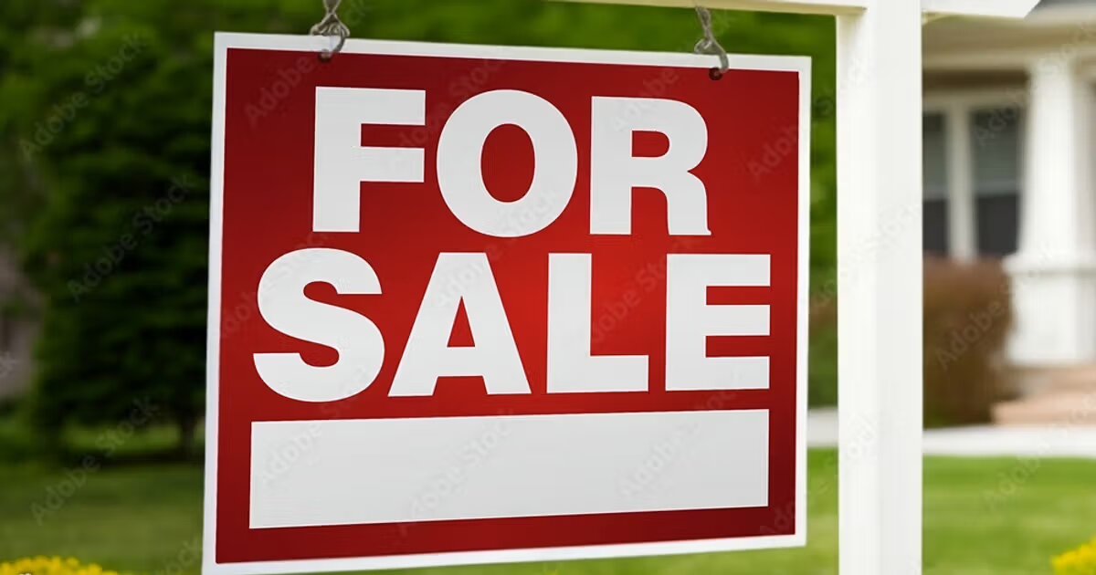 Comparison chart showing FSBO vs cash buyer options for selling a home in Indiana