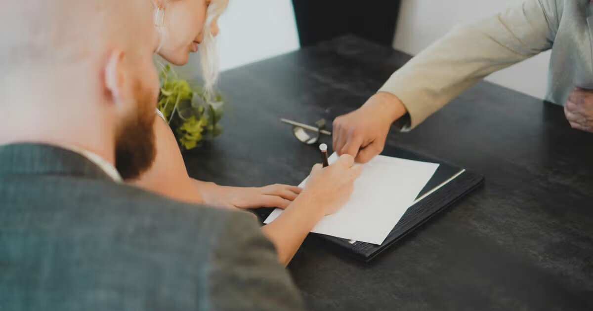 Home seller reviewing a commission breakdown after the 2024 NAR settlement